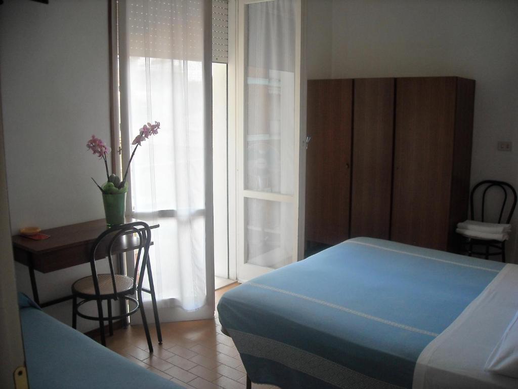 Hotel Mirella Rimini Zimmer foto